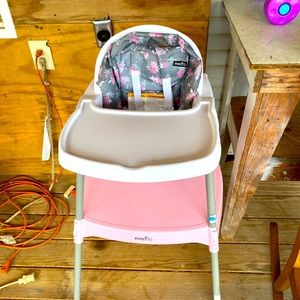 Baby high chair good condition